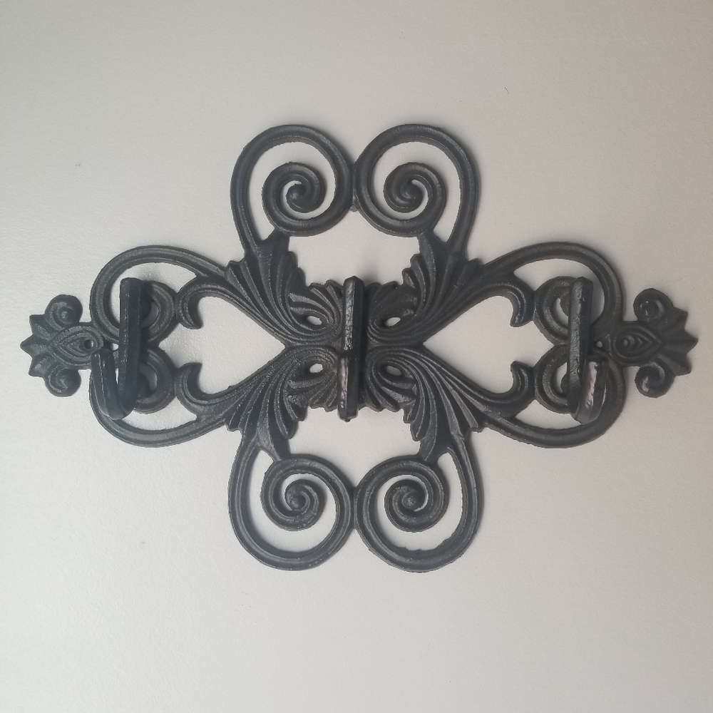 Southern living wall hanger